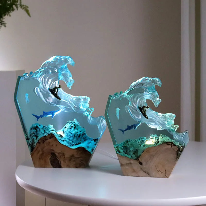 Houle – lampe en résine baleine et vague océane